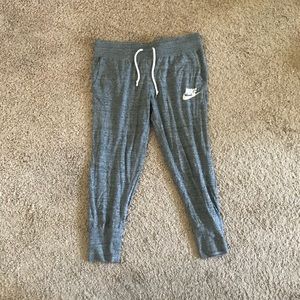 NIKE capri lightweight sweats. Size MEDIUM.